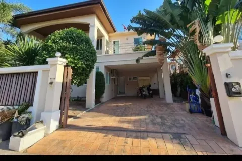 Casa de 4 dormitorios en Pattaya, Tailandia № 210656 - foto 19