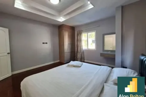 Casa de 4 dormitorios en Pattaya, Tailandia № 210656 - foto 16