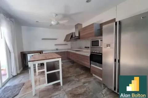 Casa de 4 dormitorios en Pattaya, Tailandia № 210656 - foto 15