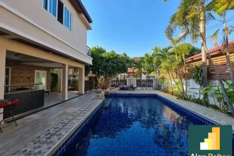 Casa de 4 dormitorios en Pattaya, Tailandia № 210656 - foto 7