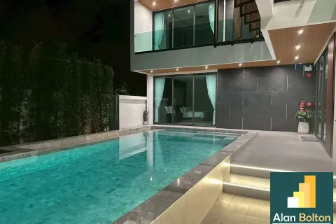 Casa de 4 dormitorios en Jomtien Beach, Pattaya, Tailandia № 210652 - foto 12