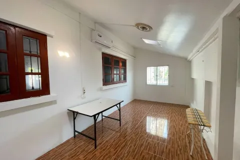 Casa de 4 dormitorios en Pattaya, Tailandia № 210653 - foto 9