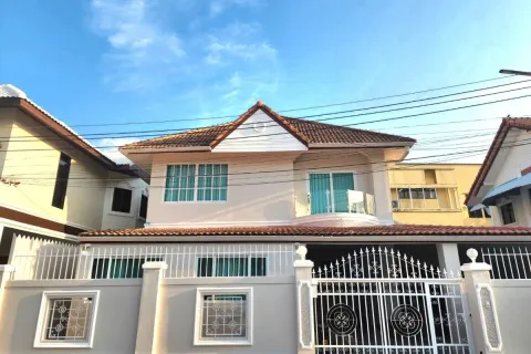 Casa de 4 dormitorios en Pattaya, Tailandia № 210655 - foto 22