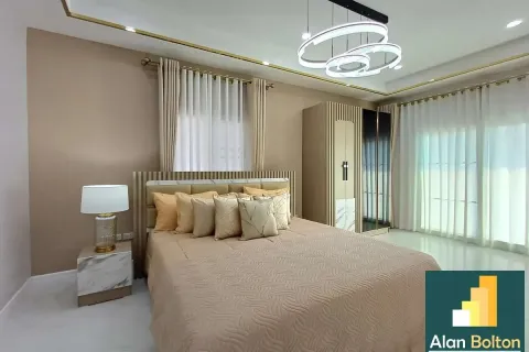 Casa de 4 dormitorios en Pattaya, Tailandia № 210655 - foto 6