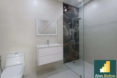 Casa de 4 dormitorios en Pattaya, Tailandia № 210655 - foto 12
