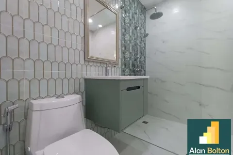 Casa de 4 dormitorios en Pattaya, Tailandia № 210655 - foto 11