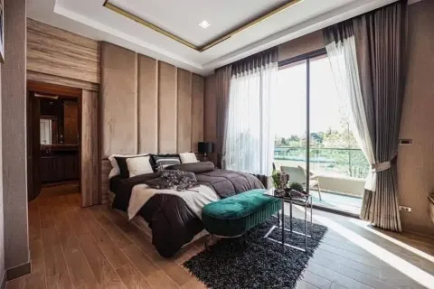 Casa de 4 dormitorios en Pattaya, Tailandia № 210657 - foto 13