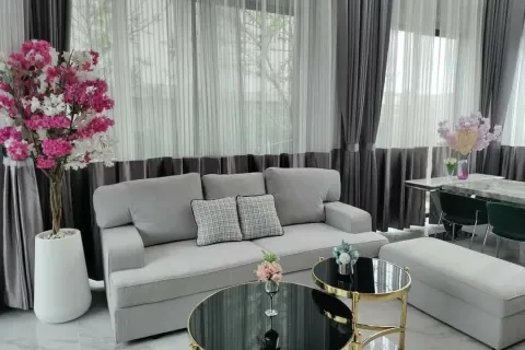 Casa de 4 dormitorios en Pattaya, Tailandia № 210657 - foto 4