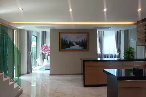 Casa de 4 dormitorios en Pattaya, Tailandia № 210657 - foto 11