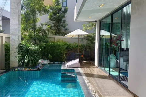 Casa de 4 dormitorios en Pattaya, Tailandia № 210657 - foto 3