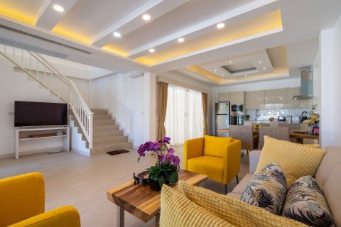 Villa in Phuket, Thailand 3 bedrooms № 147774 - photo 3