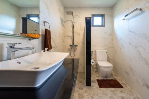 Villa in Phuket, Thailand 3 bedrooms № 147774 - photo 10