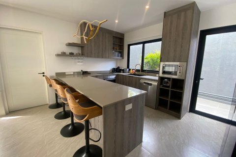 Villa in Ko Samui, Thailand 3 bedrooms № 147773 - photo 15