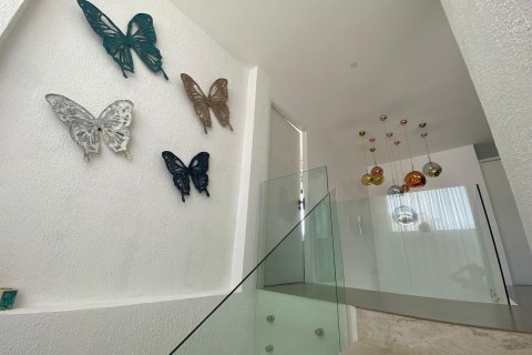 Villa in Ko Samui, Thailand 3 bedrooms № 147773 - photo 30