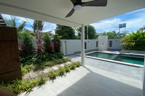Villa in Ko Samui, Thailand 3 bedrooms № 147773 - photo 5