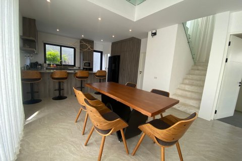 Villa in Ko Samui, Thailand 3 bedrooms № 147773 - photo 13