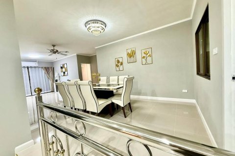 House in Pattaya, Thailand 4 bedrooms № 161724 - photo 7