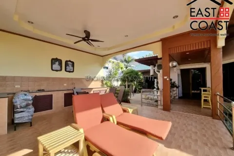 Casa de 4 dormitorios en Pattaya, Tailandia № 212583 - foto 21