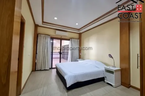 Casa de 4 dormitorios en Pattaya, Tailandia № 212583 - foto 16