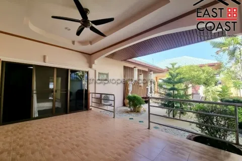 Casa de 4 dormitorios en Pattaya, Tailandia № 212583 - foto 19
