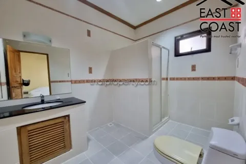 Casa de 4 dormitorios en Pattaya, Tailandia № 212583 - foto 18