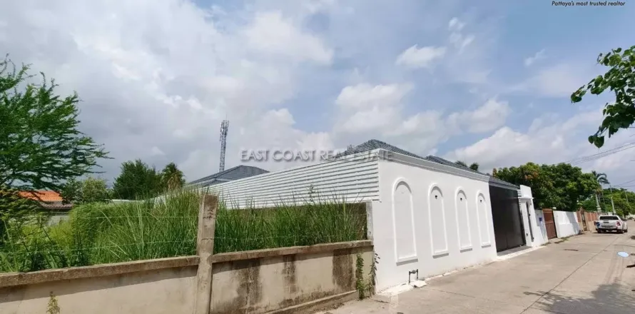 Casa de 3 dormitorios en Pattaya, Tailandia № 212579