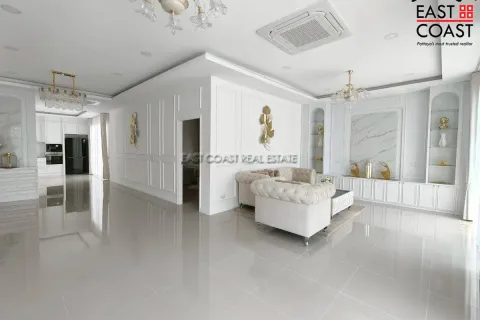 Casa de 3 dormitorios en Pattaya, Tailandia № 212579 - foto 12