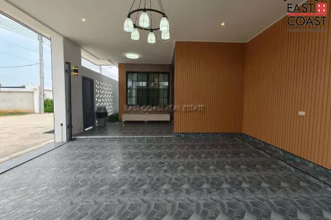 Casa de 3 dormitorios en Pattaya, Tailandia № 212578 - foto 3