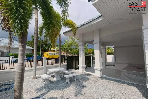Casa de 3 dormitorios en Pattaya, Tailandia № 212580 - foto 6