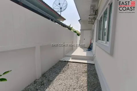 Casa de 3 dormitorios en Pattaya, Tailandia № 212580 - foto 8