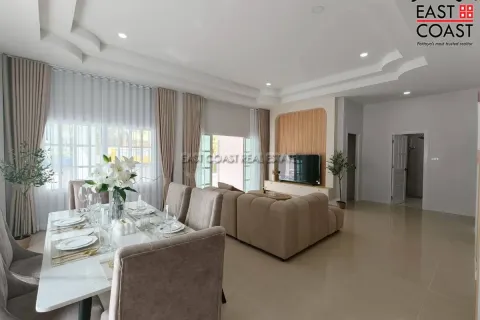 Casa de 3 dormitorios en Pattaya, Tailandia № 212580 - foto 15