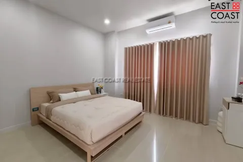 Casa de 3 dormitorios en Pattaya, Tailandia № 212580 - foto 18