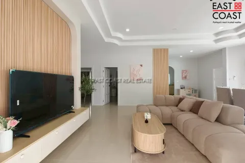 Casa de 3 dormitorios en Pattaya, Tailandia № 212580 - foto 10