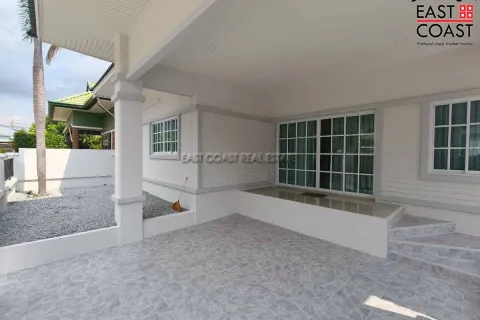 Casa de 3 dormitorios en Pattaya, Tailandia № 212580 - foto 2