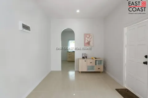 Casa de 3 dormitorios en Pattaya, Tailandia № 212580 - foto 13