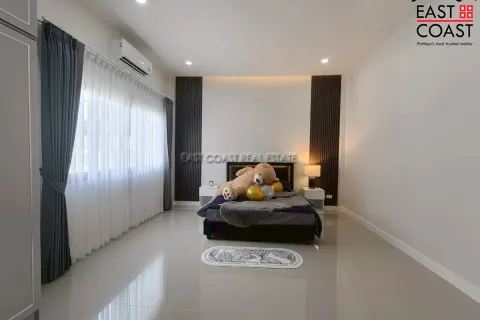 Casa de 3 dormitorios en Pattaya, Tailandia № 212577 - foto 3