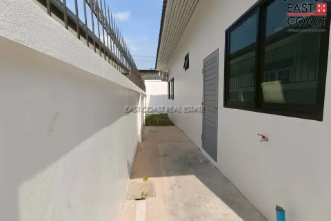 Casa de 3 dormitorios en Pattaya, Tailandia № 212577 - foto 17