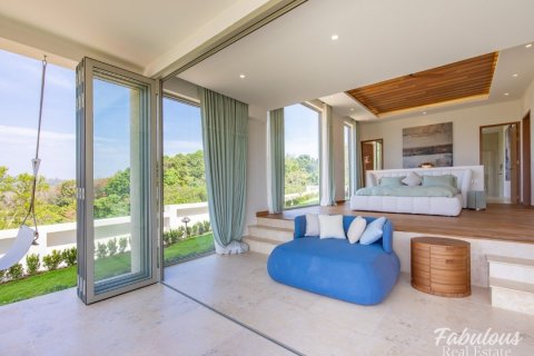Villa in Bang Tao, Thailand 5 bedrooms № 179544 - photo 11