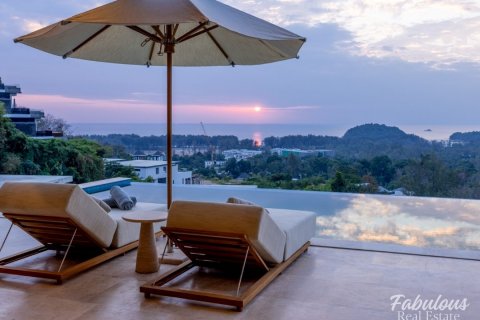 Villa in Bang Tao, Thailand 5 bedrooms № 179544 - photo 28