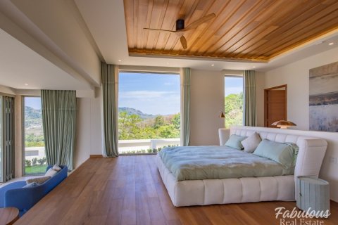 Villa in Bang Tao, Thailand 5 bedrooms № 179544 - photo 26
