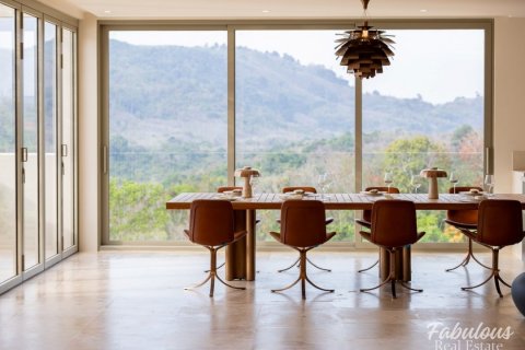 Villa in Bang Tao, Thailand 5 bedrooms № 179544 - photo 7