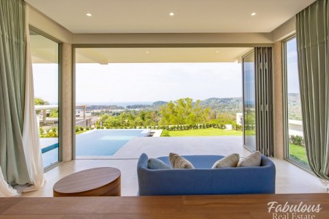 Villa in Bang Tao, Thailand 5 bedrooms № 179544 - photo 12