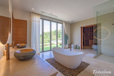 Villa in Bang Tao, Thailand 5 bedrooms № 179544 - photo 22