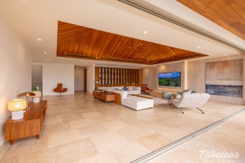Villa in Bang Tao, Thailand 5 bedrooms № 179544 - photo 17
