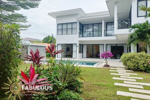 Villa in Bang Tao, Thailand 3 bedrooms № 179543 - photo 13