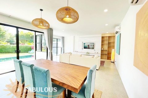 Villa in Bang Tao, Thailand 3 bedrooms № 179543 - photo 3