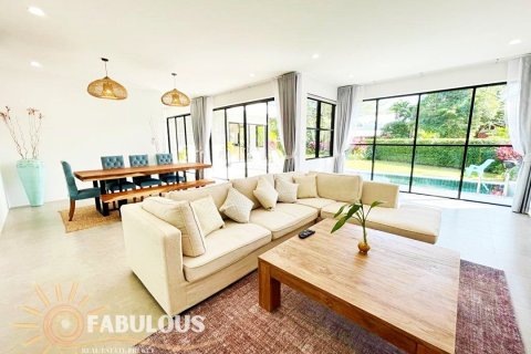 Villa in Bang Tao, Thailand 3 bedrooms № 179543 - photo 4