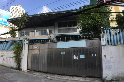 Warehouse in Yan Nawa, Bangkok, Thailand № 135856 - photo 1