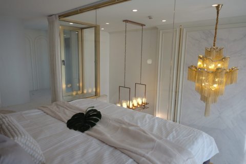 Condo in Sathon, Bangkok, Thailand, 2 bedrooms  № 135859 - photo 9