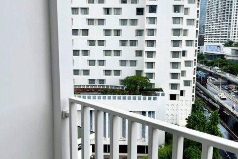 Студия в кондо в Банг Раке, Бангкок, Таиланд № 159593 - фото 11